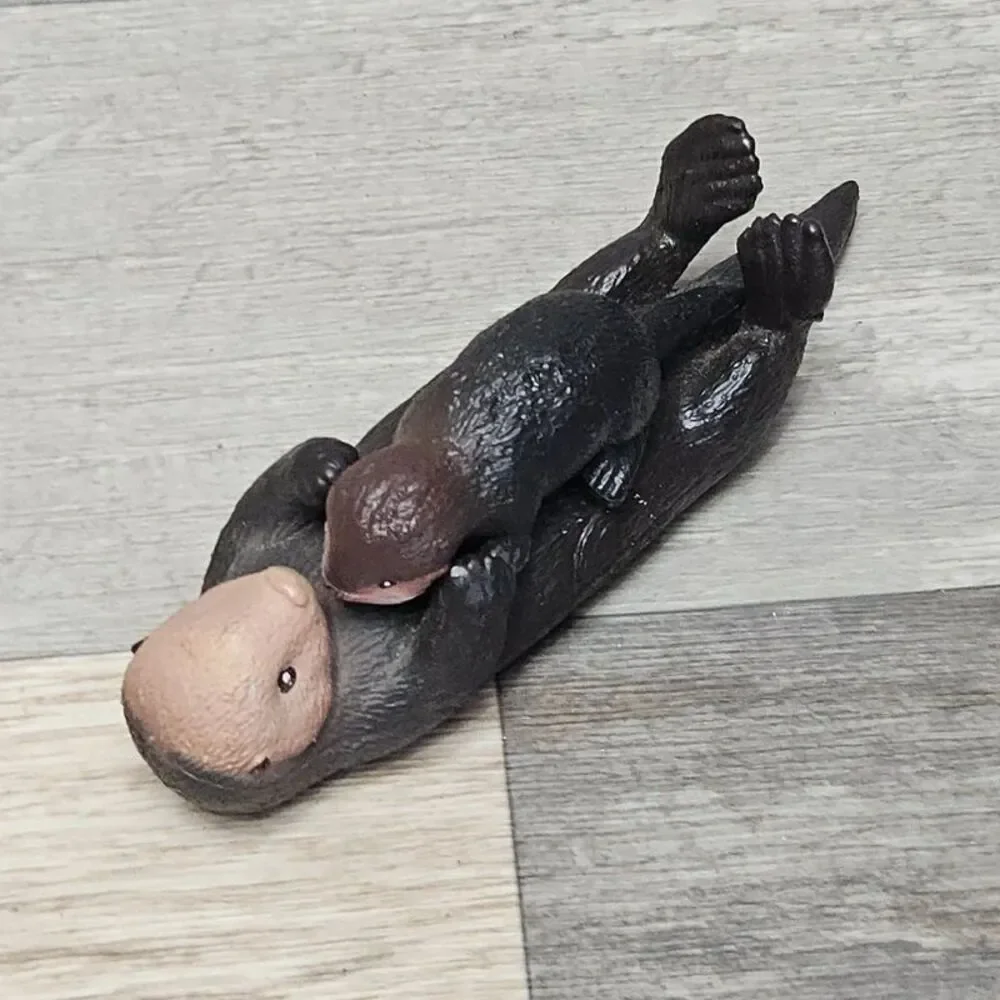 Sea Otter Figures/Enhydra Lutris mother and baby - Super Cute !